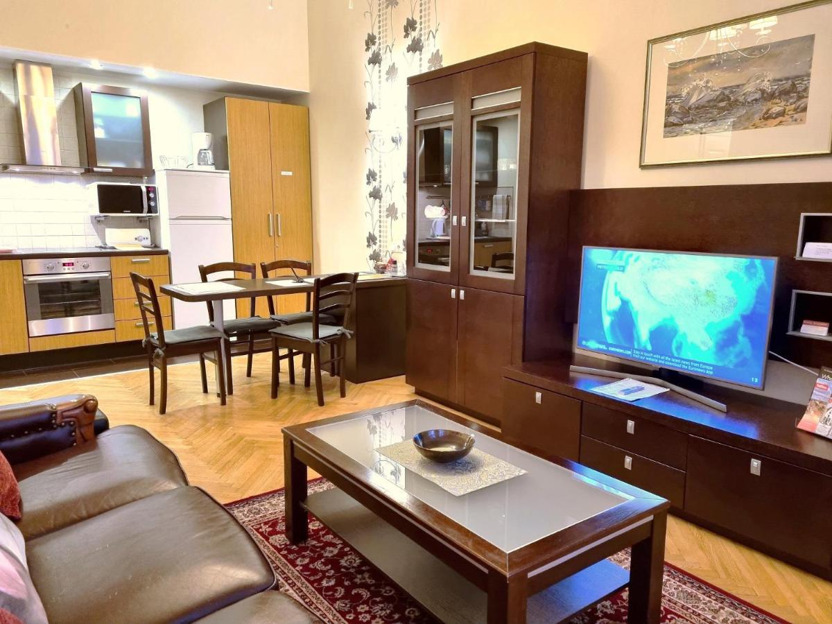 Classic Apartments In Old Town Ταλίν Εξωτερικό φωτογραφία