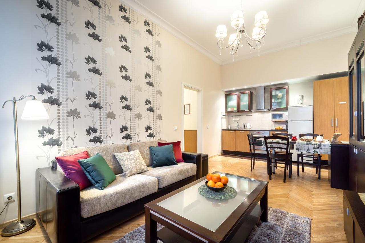 Classic Apartments In Old Town Ταλίν Εξωτερικό φωτογραφία